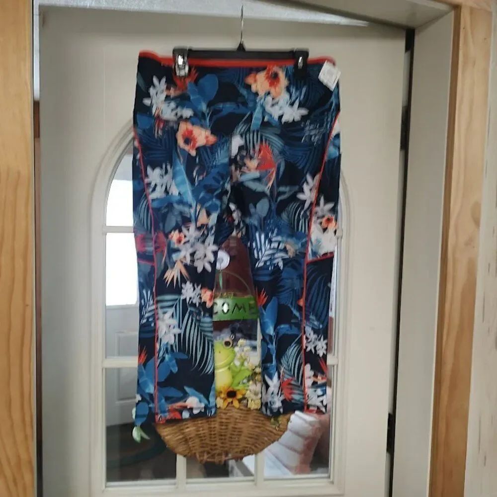 New Xersion Navy Blue Multi-Color Tropical Flower Legging Capri Women's XXL
